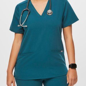FIGS Scrubs: Caribbean Blue Casma - Three-Pocket Scrub Top